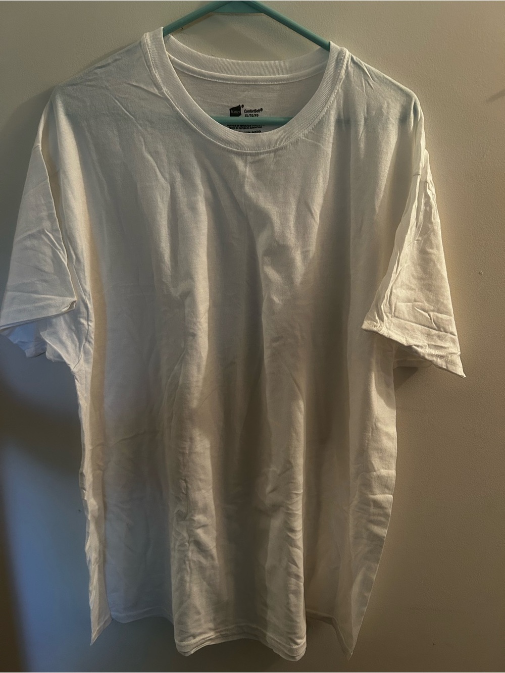 4 Hanes White Crew Neck Men's T-Shirt - Classic Comfort - Picture 1 of 3